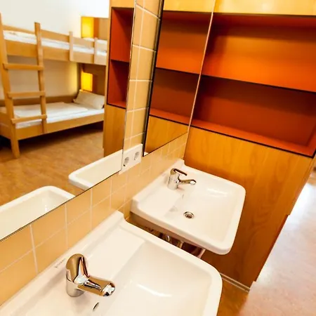 - Membership Required! Auberge de jeunesse *