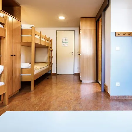 - Membership Required! Auberge de jeunesse *