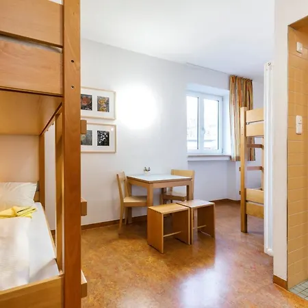 - Membership Required! Vandrarhem Garmisch-Partenkirchen