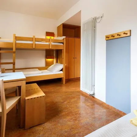 - Membership Required! Auberge de jeunesse