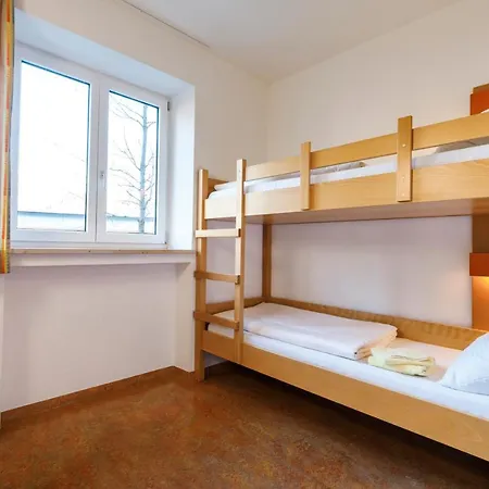 Auberge de jeunesse - Membership Required!